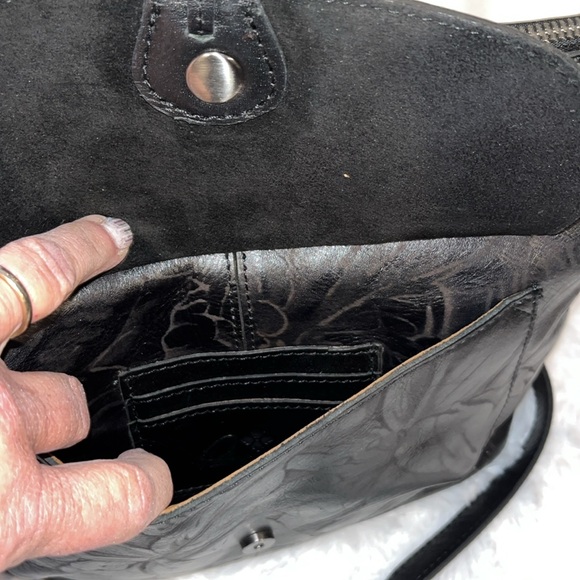 Patricia Nash large embossed leather crossbody purse - Picture 4 of 10